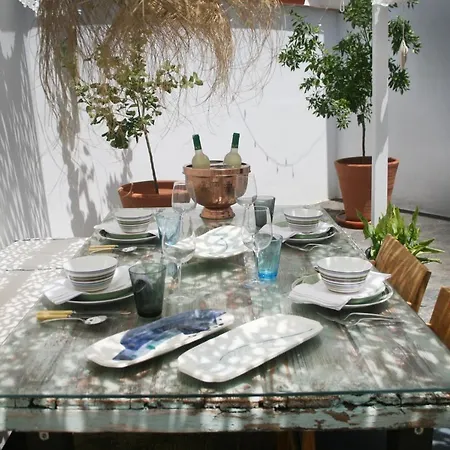 La Pluma Guest house *